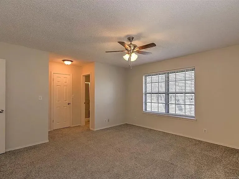 2604 W Hartford St — Photo 23
