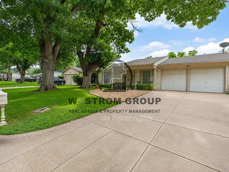 2908 Mark Dr — Photo 3