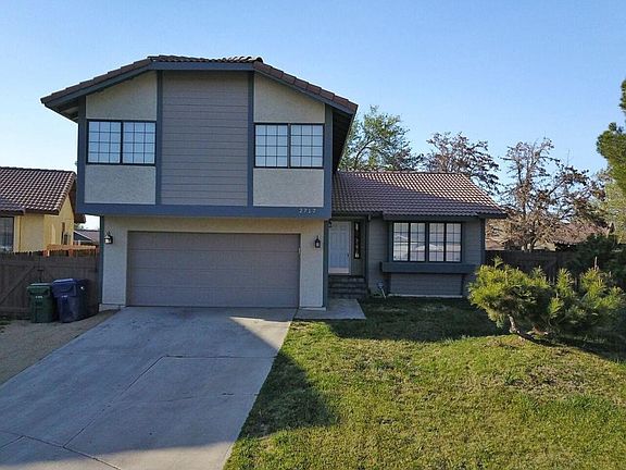 2nd image of 2717 La Mesa Ct