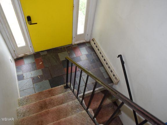 3rd image of 221 Green St