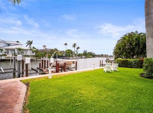 2100 Gulf Shore Blvd N APT 220, Naples, FL 34102