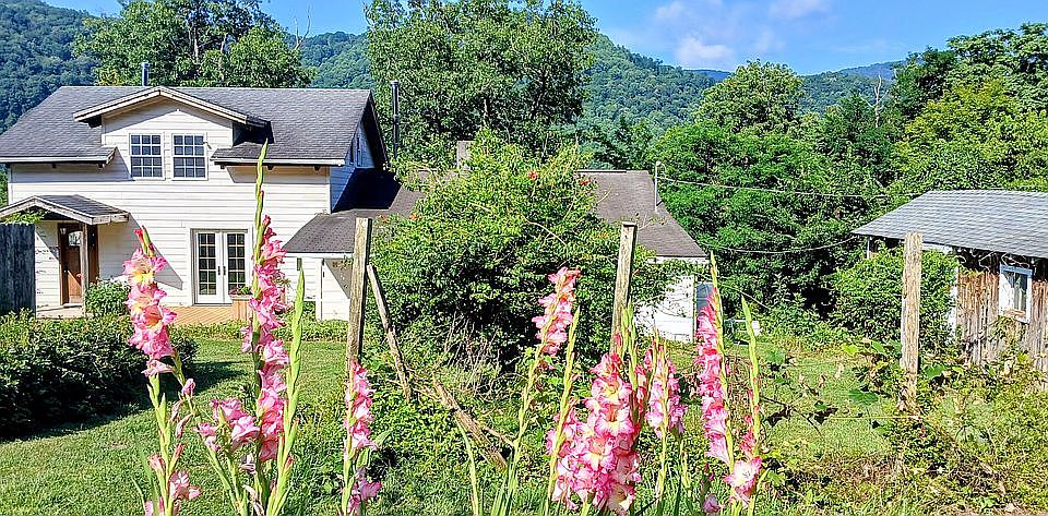 23 Pine Lane, Hinton, WV