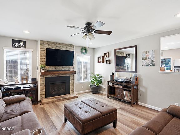 5th image of 380 Highland Dr