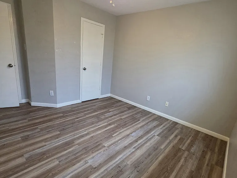 7202 Montgomery Dr — Photo 7