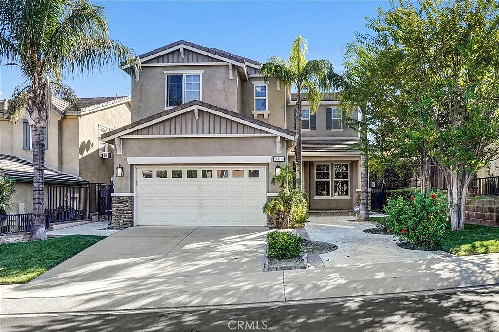 3 bed, 2.5 bath, 2449 sqft, $4,900 — Photo 1