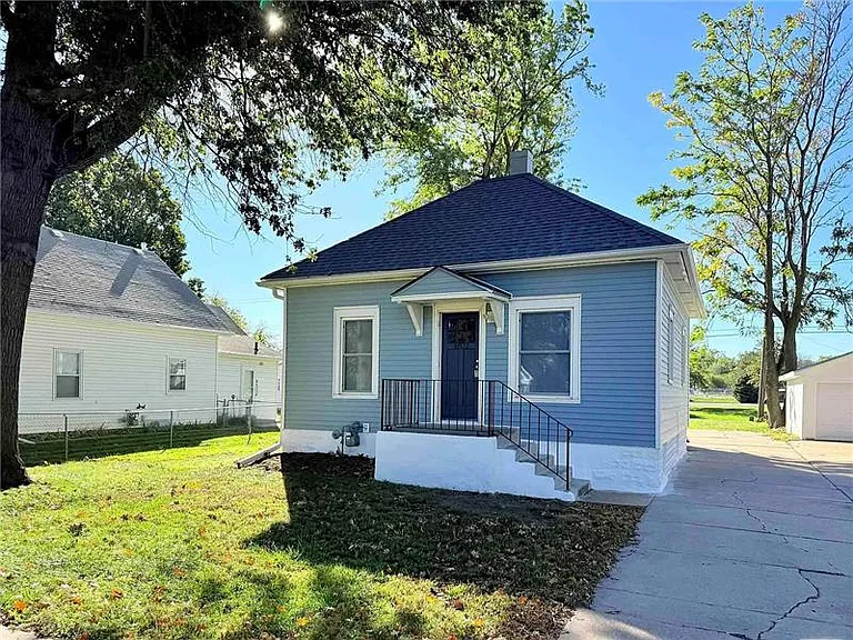 6521 Logan Ave — Photo 1
