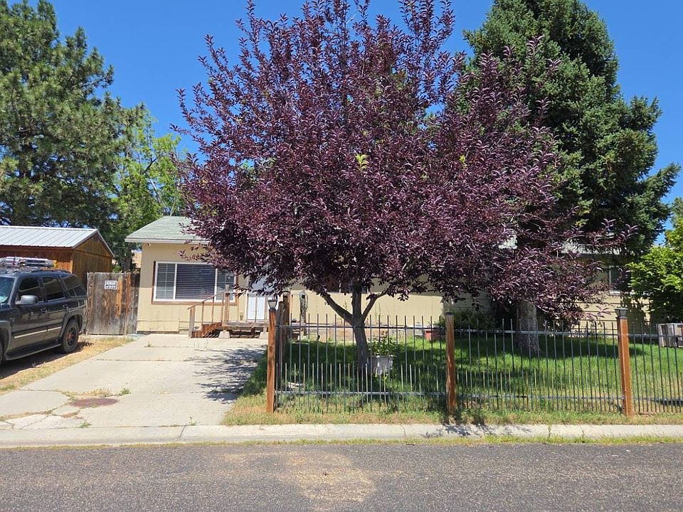 1st image of 20 Barbara Dr