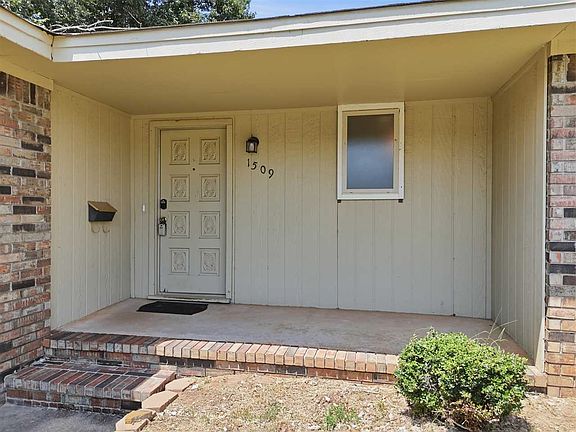 5th image of 1509 Hanson Cir