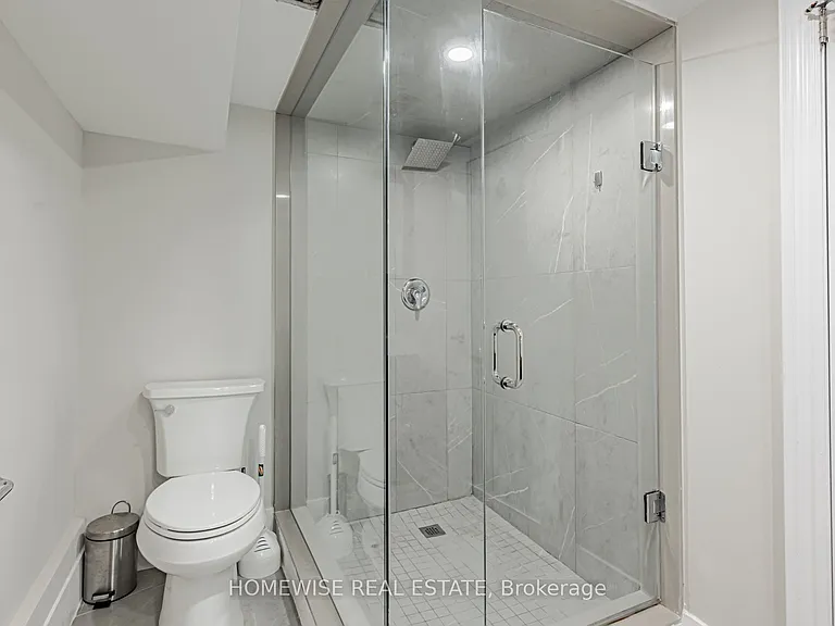 68 Fairleigh Cres #LOWER — Photo 13