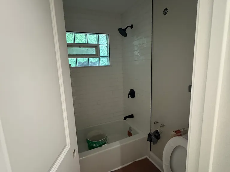 807 Mayfield Dr — Photo 2