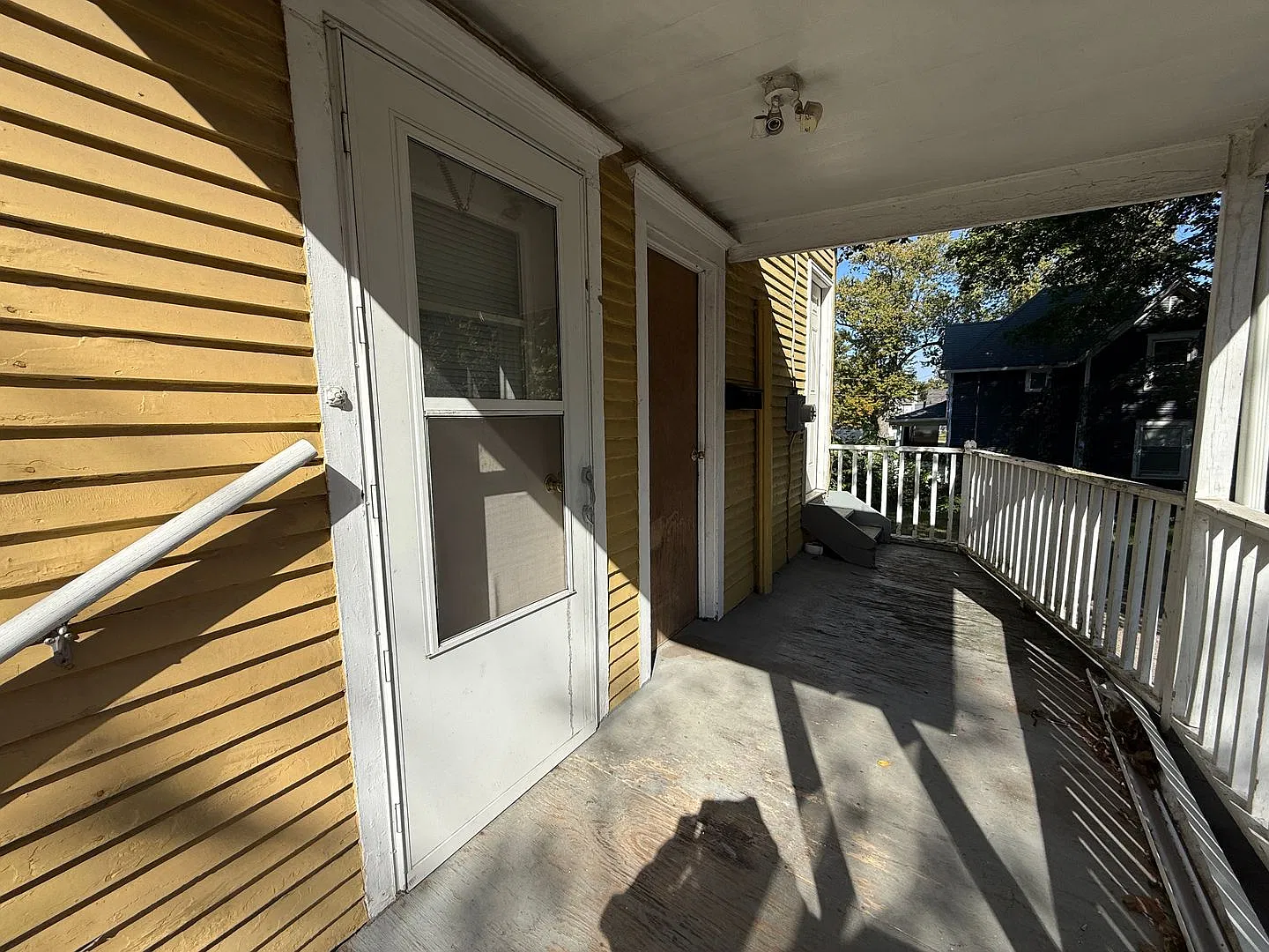 Greenwood Ave 1239 — Photo 4