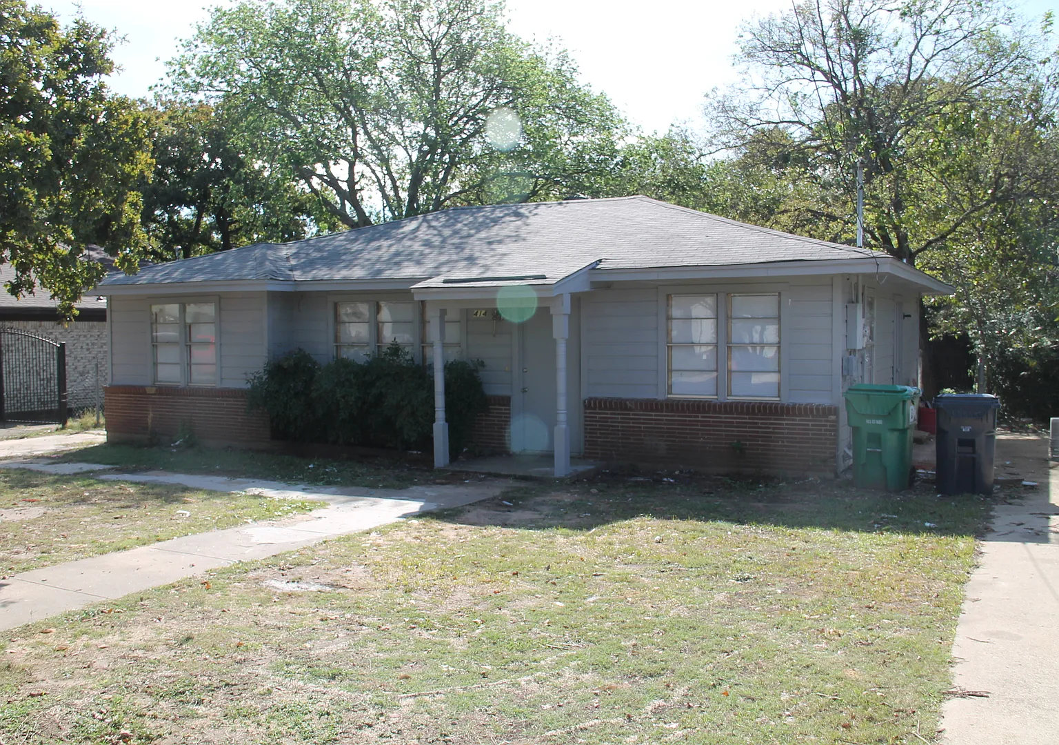 $1295. Simple small house. Great value for the rent. — Photo 2