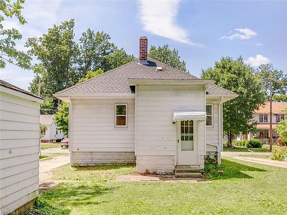 4th image of 2717 Fairview Pl