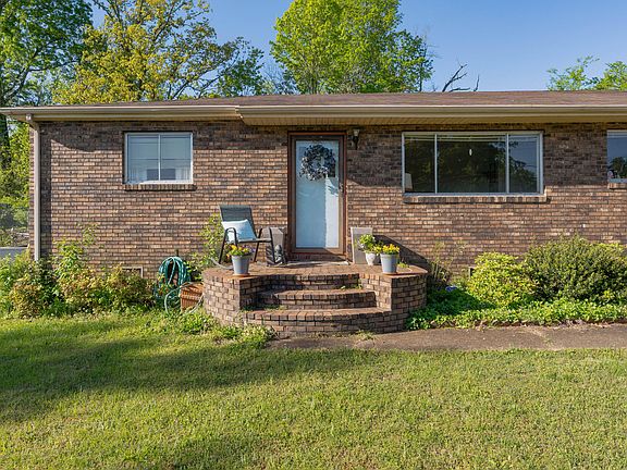 4th image of 3316 Mountain View Dr