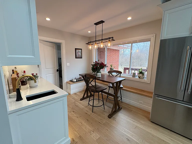 1010 Crabtree Ln — Photo 4