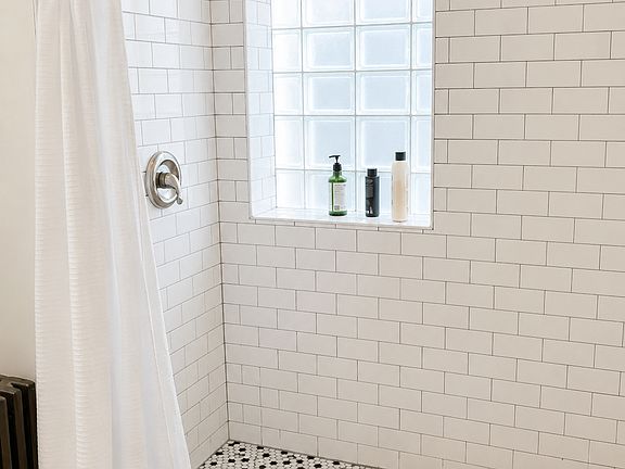 3rd image of 2218 2nd St NE #2