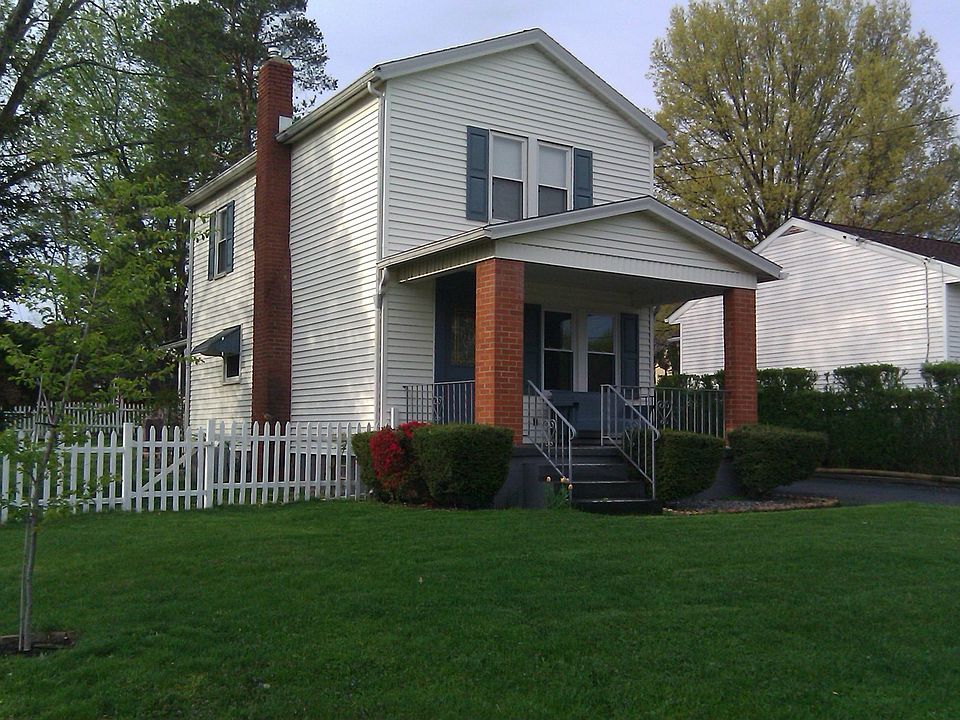 front yard/street view