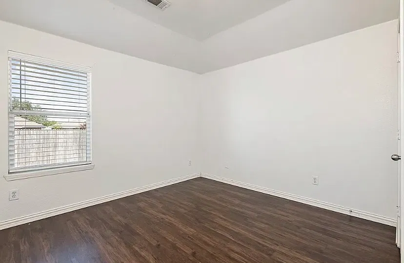 616 Tripp Trl — Photo 3