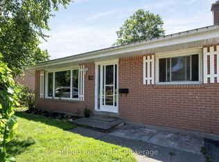 32 Mowbray Pl, Halton Hills, ON L7J 2J8