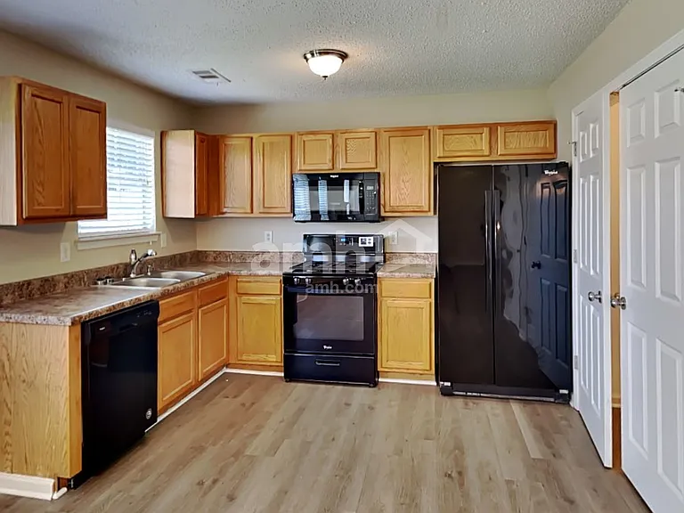 2921 Knoll View Pl — Photo 3