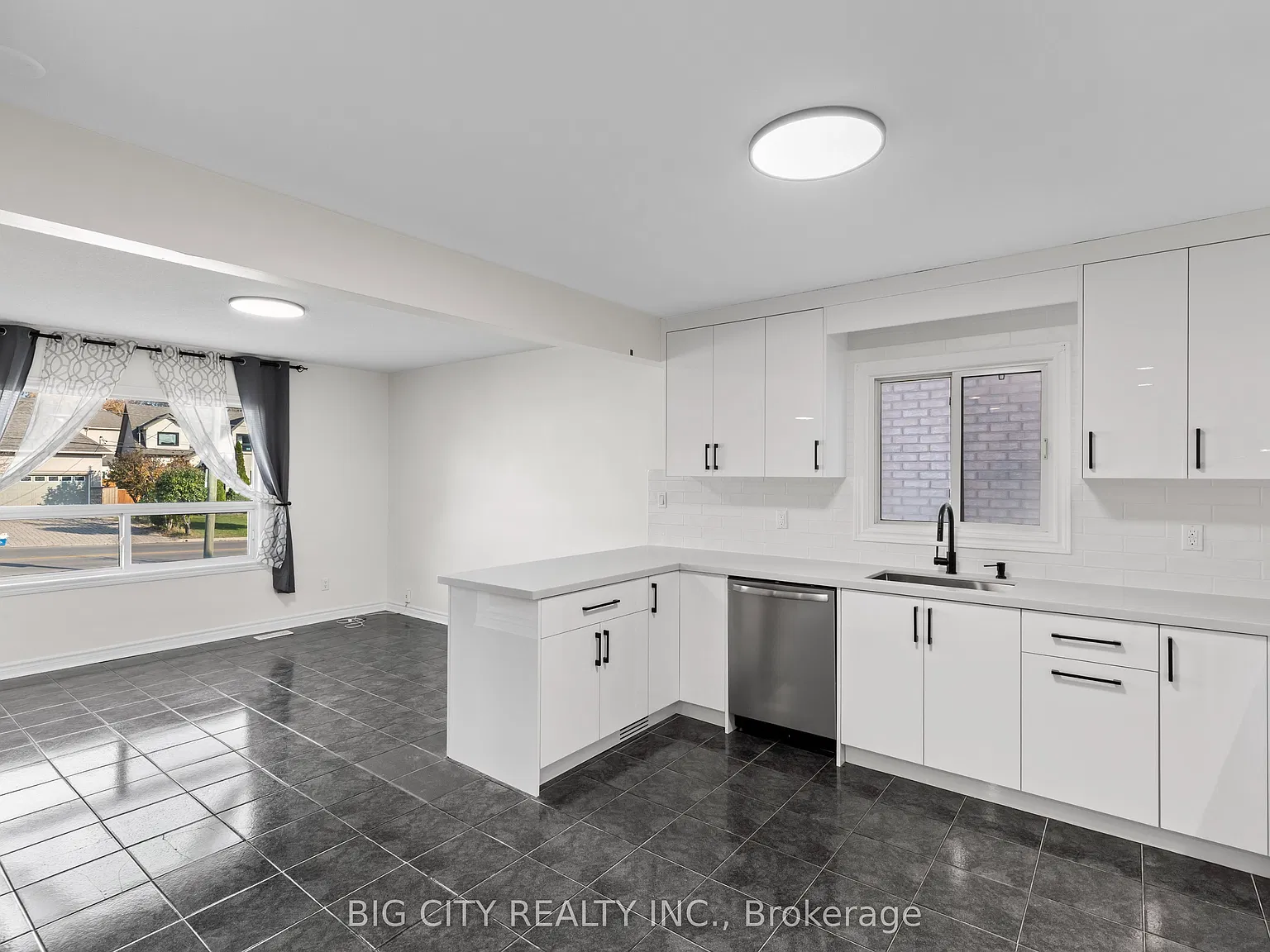 2 bed, $2,800 — Photo 3
