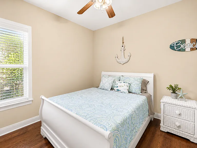 2063 Fountainview Dr — Photo 6
