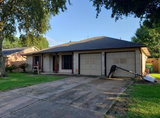 2207 Buchanan Dr, Baytown, TX 77520