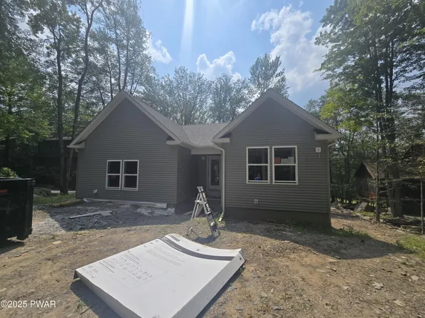 46 Wedge Dr, Lake Ariel, PA 18436