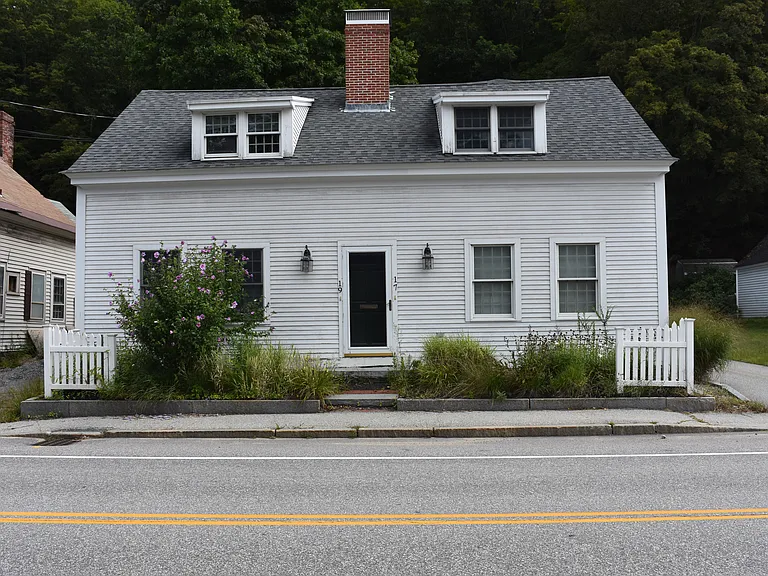 19 Concord St — Photo 11