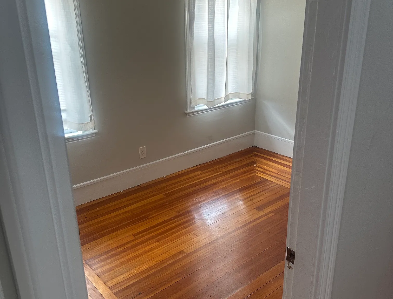 3 bed, 1330 sqft, $3,245 — Photo 4