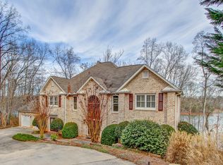 1039 Farmhouse Rd, Gainesville, GA 30506