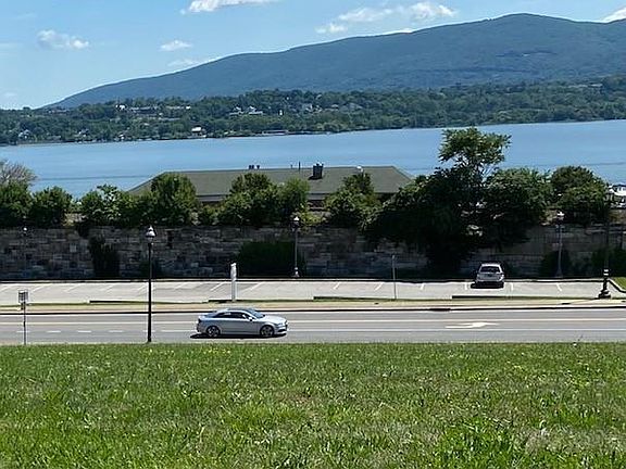 3rd image of 47 Henry Ave