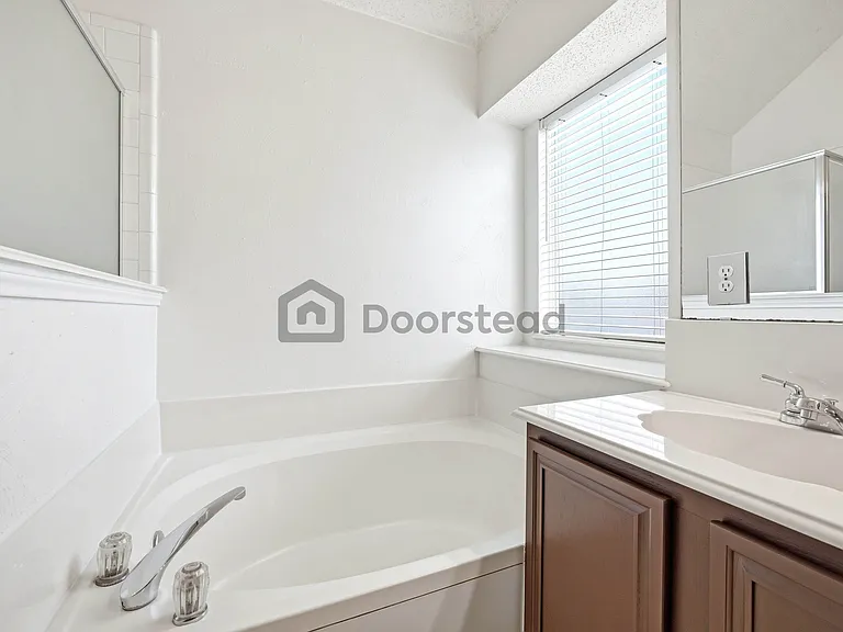 1352 Mae Dr — Photo 33