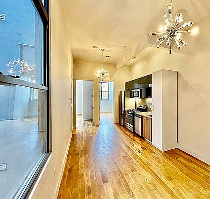 3rd image of 372 Kosciuszko St #33