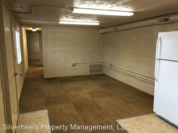 3rd image of 833 2nd St #3