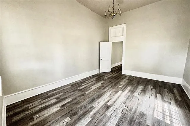 2237 Washington Ave — Photo 2