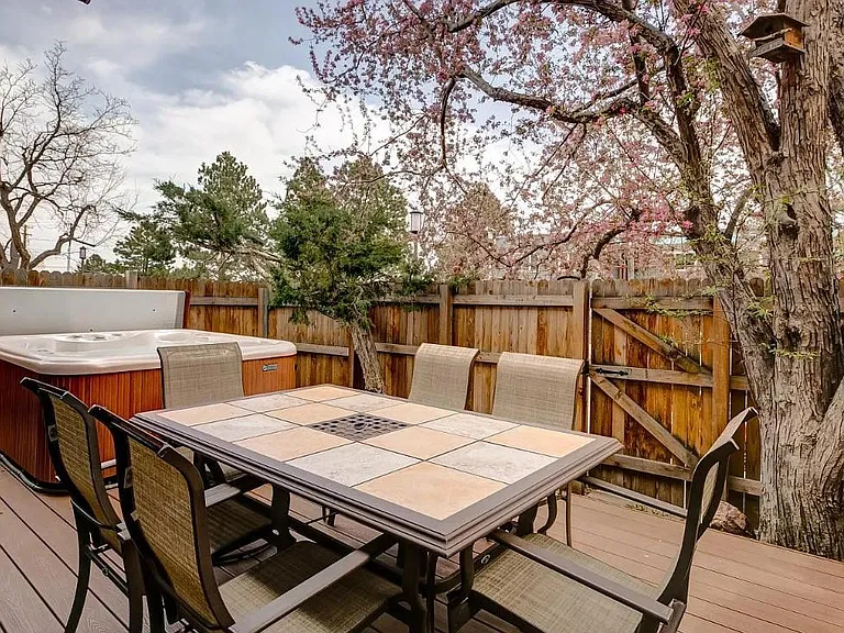 1535 Bradley Dr — Photo 24