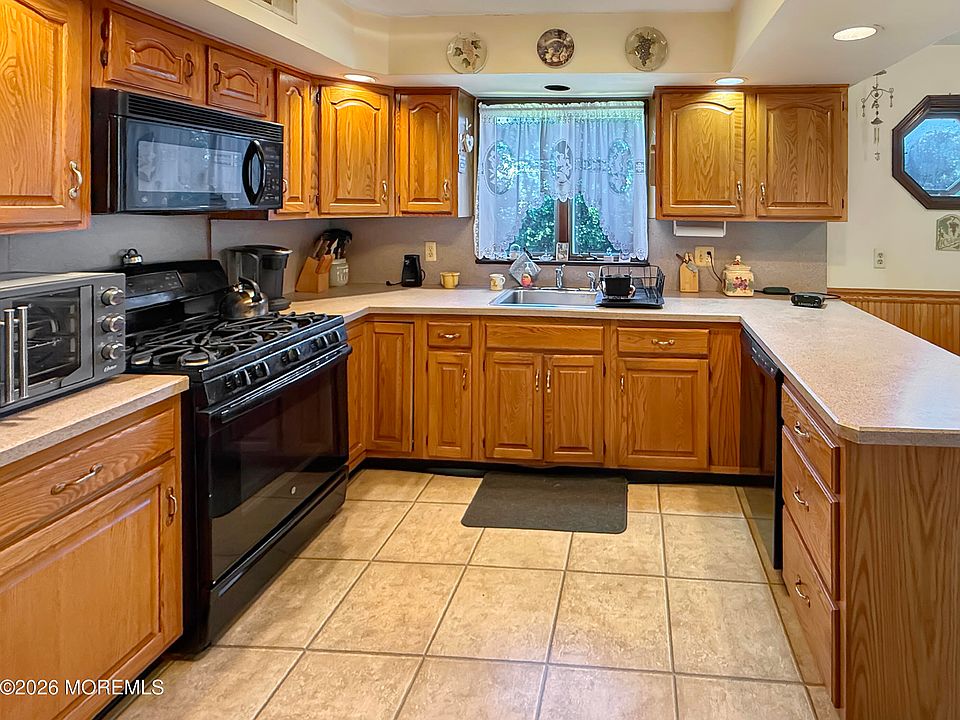 2nd image of 2104 Serpentine Drive