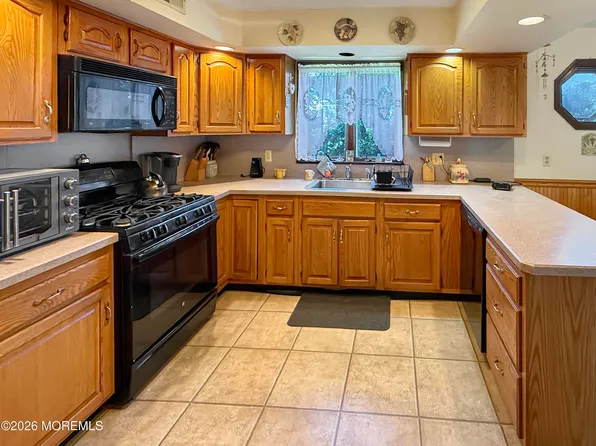 2104 Serpentine Drive, Lacey, NJ 08734