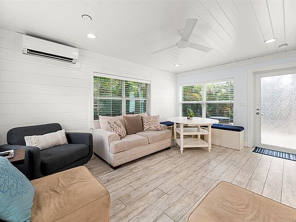 2nd image of 226 NE 5th Terrace