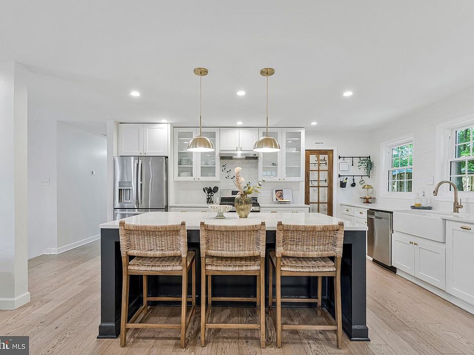 1st image of 10816 Broadwater Dr