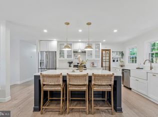 10816 Broadwater Dr, Fairfax, VA 22032