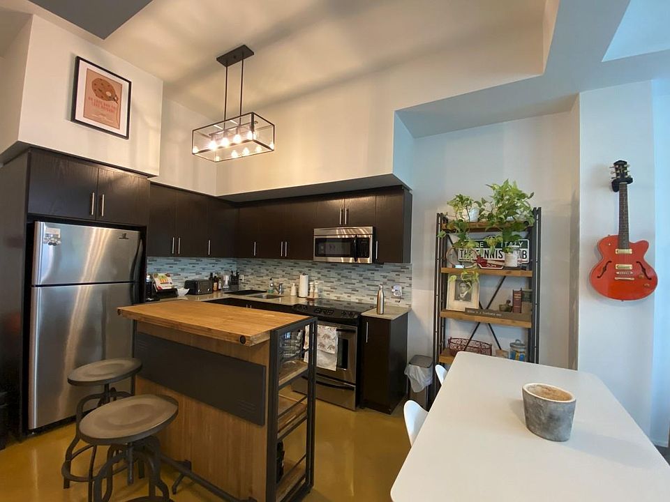 2nd image of 201 Carlaw Ave #235