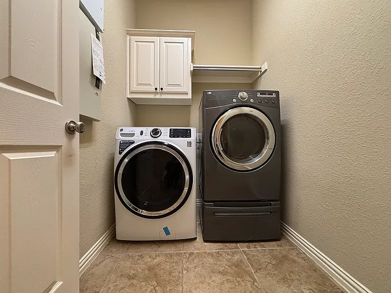 7812 Edgeglen Trl — Photo 24