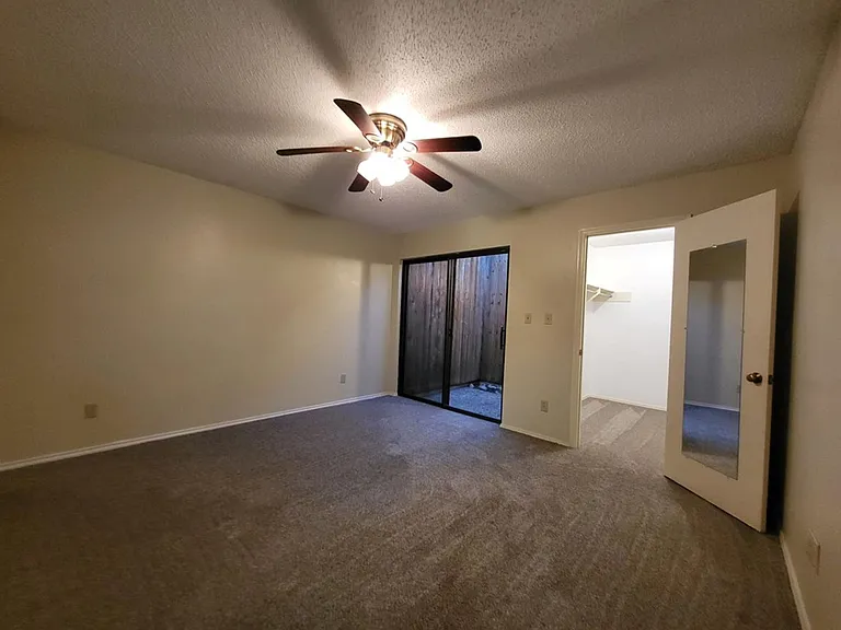 547 Fairway Dr — Photo 10