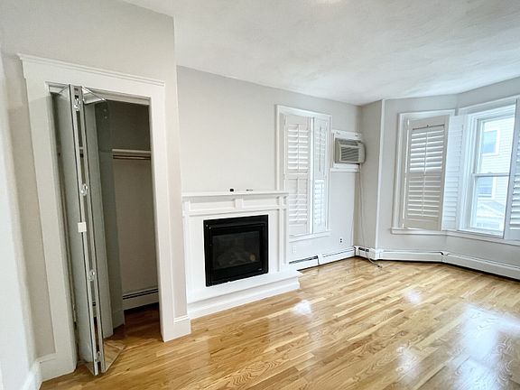 2nd image of 130 P St #2A