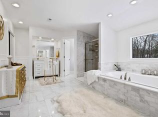 925 McElwee Rd, Moorestown, NJ 08057