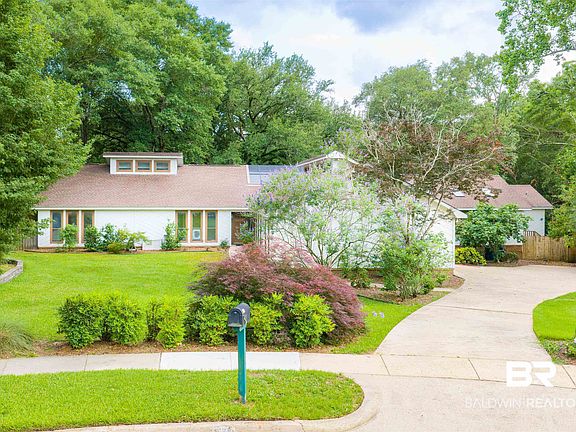 4th image of 1620 Woodridge Ct