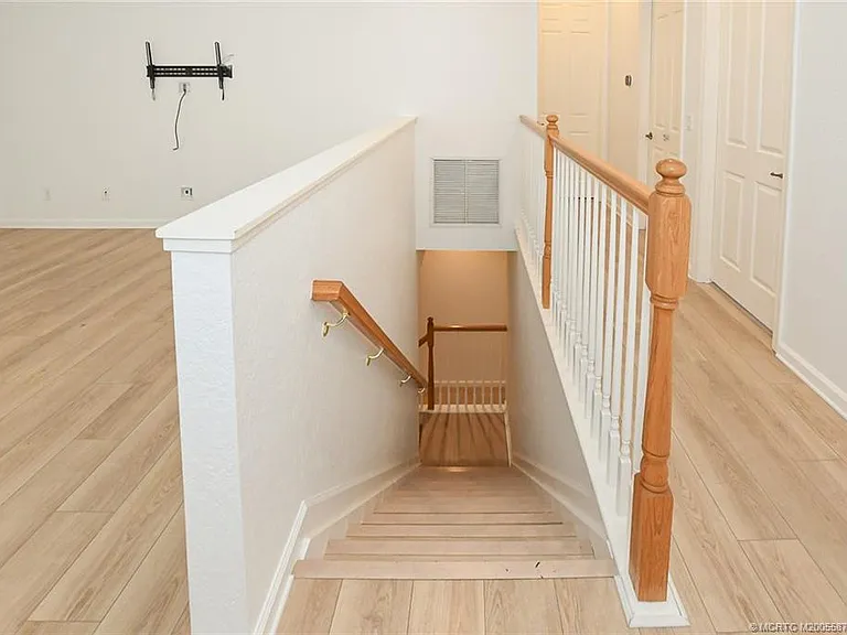 2206 SW Cape Cod Dr — Photo 10