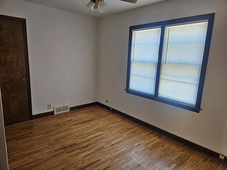 324 Spruce St — Photo 6
